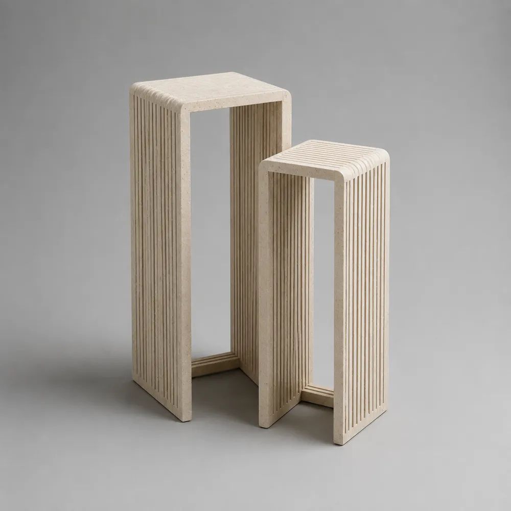 Set di 2 tavolini da salotto a incastro in calcestruzzo scanalato avorio, 35 × 30 × 70 cm e 30 × 25 × 55 cm